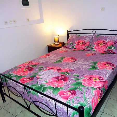 Elena's House - Simple Style, Near The Center Of The City And Nice People. Διαμέρισμα Καλαμάτα