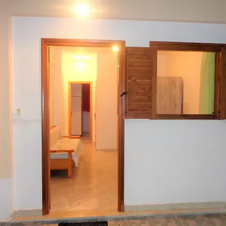 Elena's House - Simple Style, Near The Center Of The City And Nice People. Διαμέρισμα Καλαμάτα