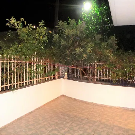 Elena's House - Simple Style, Near The Center Of The City And Nice People. Διαμέρισμα Καλαμάτα