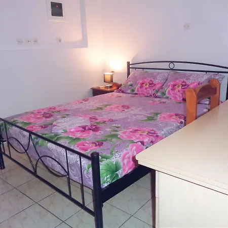 Elena's House - Simple Style, Near The Center Of The City And Nice People. * Καλαμάτα