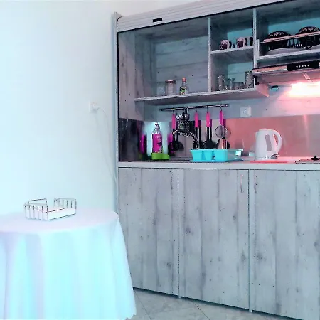Διαμέρισμα Elena's House - Simple Style, Near The Center Of The City And Nice People. *