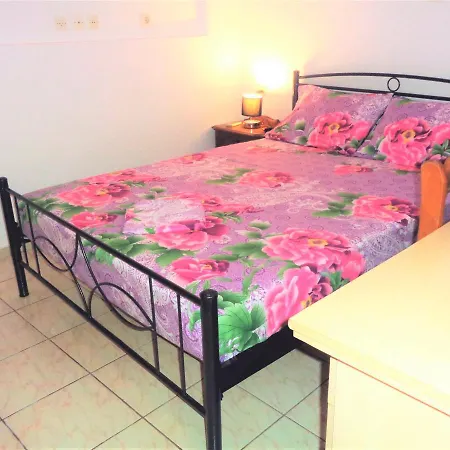 Διαμέρισμα Elena's House - Simple Style, Near The Center Of The City And Nice People.