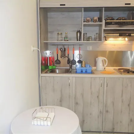 Elena's House - Simple Style, Near The Center Of The City And Nice People. *