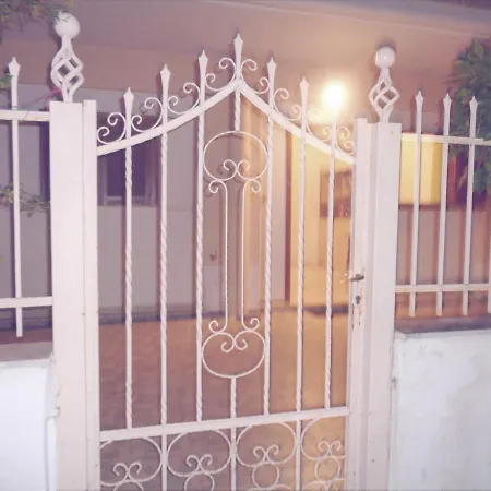 Elena's House - Simple Style, Near The Center Of The City And Nice People.